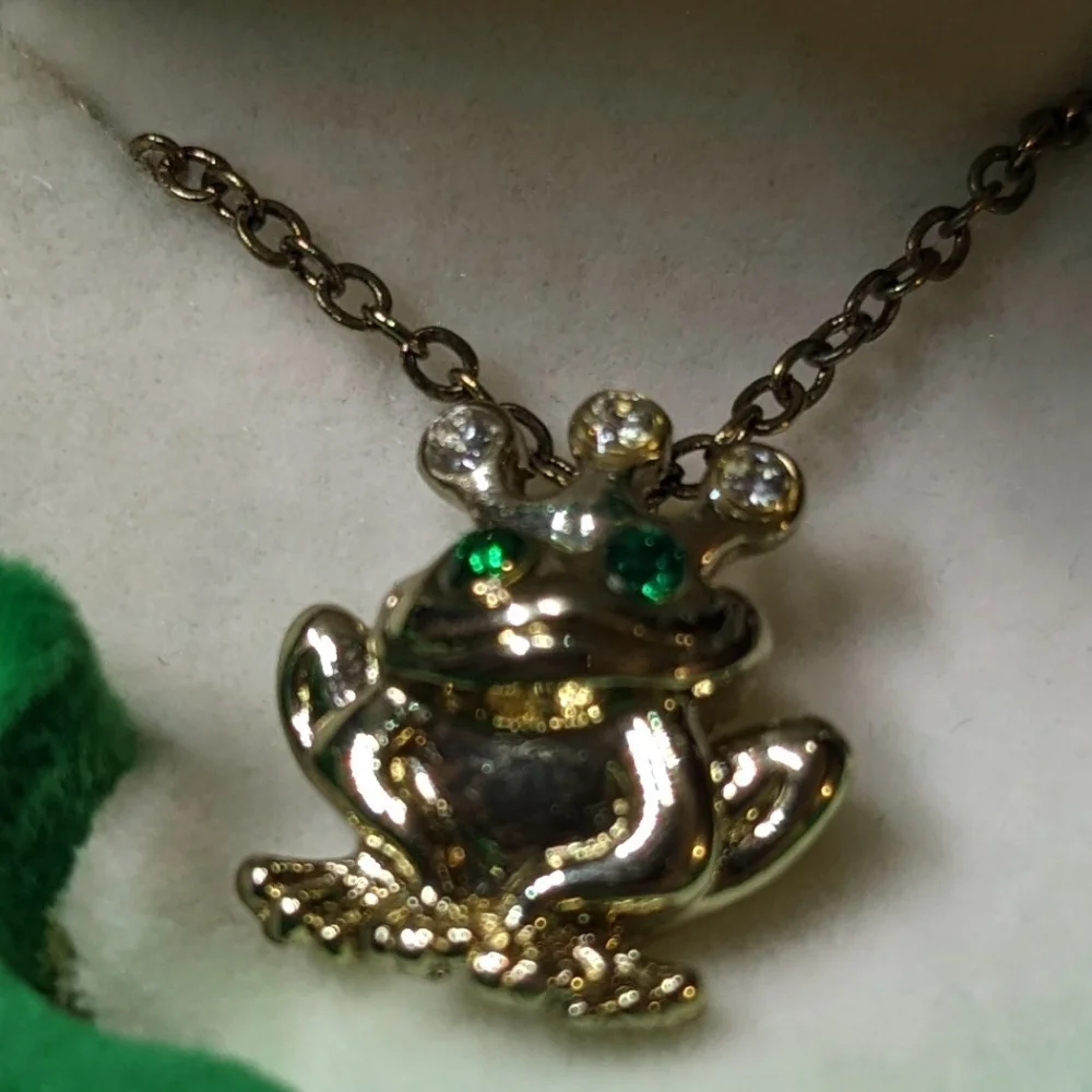 Frog Prince Necklace With Green Faux Gem Eyes In Flocked Frog Gift Box